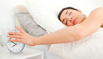 睡前要注意十大禁忌：睡前用脑易患失眠症