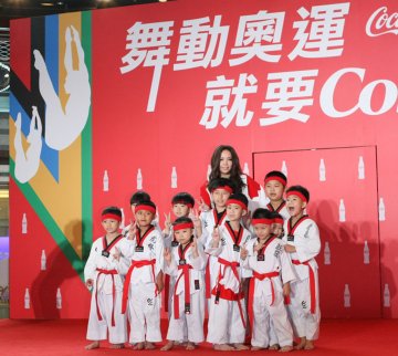台湾“食安法”要求公布配方 险气走可乐