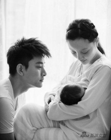 十大女星育儿哺乳照