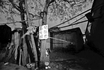 夫妇清晨先后倒地身亡 相隔不足一分钟
