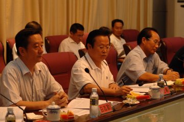 海南省林方略副省长在三亚市督导创建国家卫生城市工作