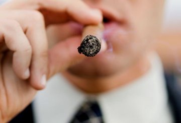 误区5：烟斗和雪茄不会致癌