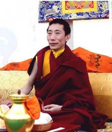 25名阿坝州藏族同胞8日在成都爱尔成功治疗白内障