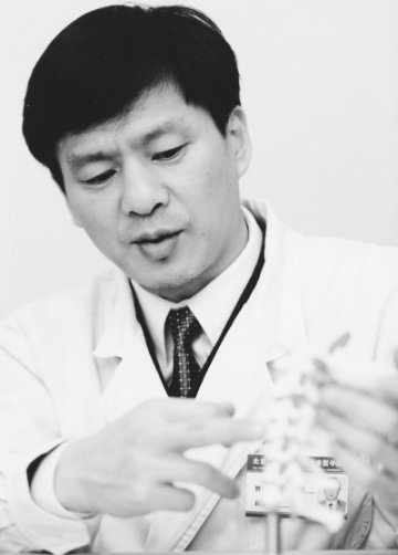 陈仲强为患者甘当“承重墙”