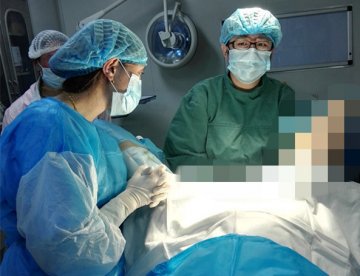 点赞！空军总医院左贡医疗队紧急抢救危重孕产妇