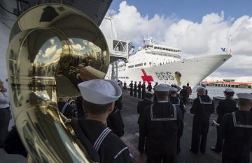 中国海军和平方舟医院船访问美国圣迭戈