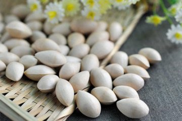 无锡一幼童吃白果险送命 一次别吃超十粒