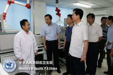 陈啸宏副部长视察中国疾控中心环境所食品安全所工作