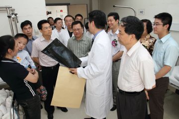 附属一院新苗基金（脊柱侧弯项目）正式启动 医院联合社会各界搭建平台救治侧弯患儿