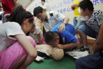 摄影报道：无锡举办青少年自护夏令营