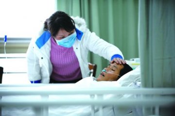 男子13小时换8个器官