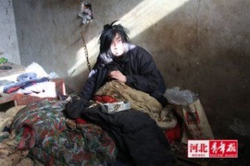 精神病男子棒杀父亲被锁七年