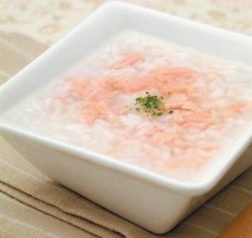 酸奶米粥：养胃调理的首选