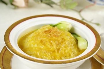 人造鱼翅被曝光 吃鱼翅易老年痴呆