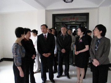 卫生部副部长、国家中医药管理局局长王国强同志在湖北视察调研中医药工作