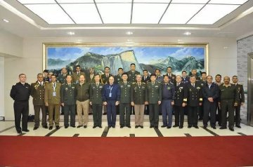拉美11国后勤代表团来第四军医大学口腔医院参观交流