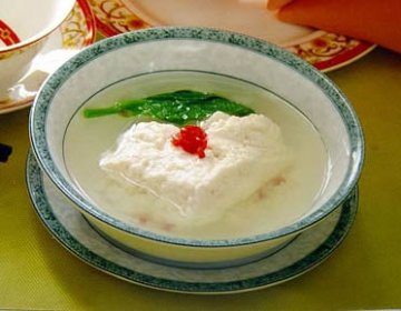健康指南：4菜1汤国宴餐的营养搭配