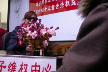 百万富婆改行私家侦探处理第三者插足纠纷