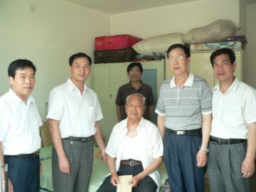 省荣誉军人康复医院党委“七一”前夕看望困难党员职工