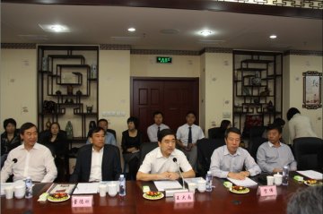 国家中医临床研究基地业务建设阶段评估组对辽宁中医药大学附属医院开展评估