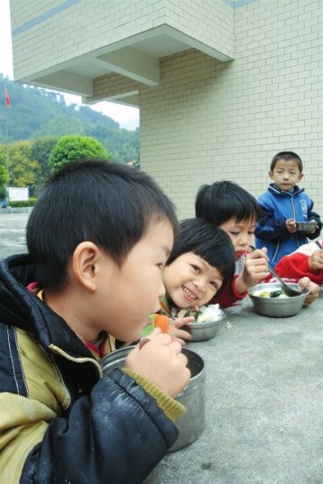 四川南部中小学禁售皮蛋等高风险食品和凉拌菜