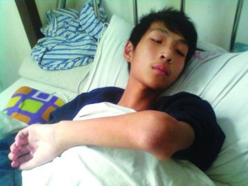 17岁少年病入膏肓不忘送父母礼物