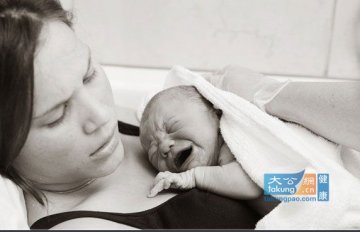 伟大母爱！实拍婴儿出生瞬间
