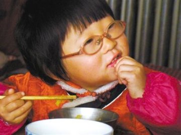 我国苯丙酮尿症患儿达12万：吃正常饮食将变智残