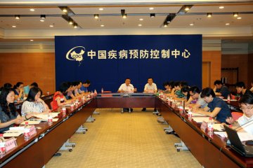 加强廉政风险防控，让权力在阳光下运行