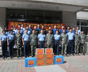 学习受阅官兵 服务蓝天骄子
