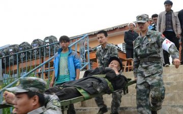 国家应急救援医疗队在行动