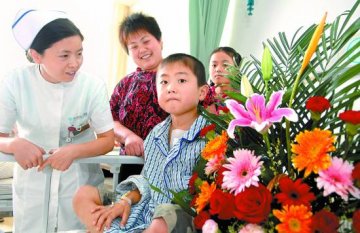 谁来拯救大病患儿