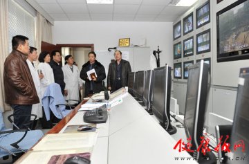 北京市卫生局副局长雷海潮到北京安定医院视察安全工作