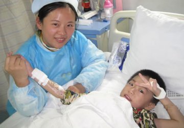 大坪医院肿瘤中心PICC穿刺技术再创佳绩，连续成功完成两例小儿PICC