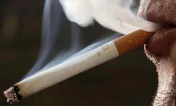 最新研究发现被动吸烟可增加患上痴呆症的风险