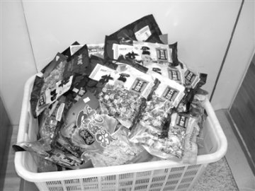 哈尔滨太平国际机场：“豪士特”卖问题食品