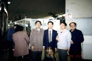 男子大学三年级突然失明 赴美国获医生博士学位