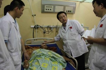 中国政府派遣医疗专家前往刚果（布）诊治受伤工人