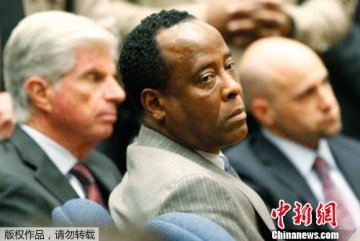 杰克逊医生承认犯下“愚蠢错误” 否认杀人罪名