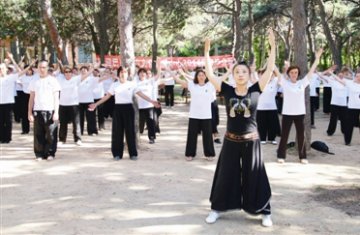 法国近千人来华学气功