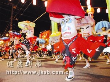 天热也不能总露脐