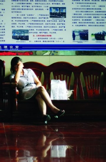 母亲否认儿子为买iphone卖肾 痛斥无良麻醉师