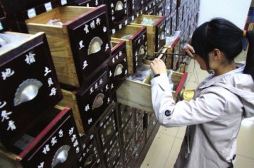 潍坊：商家囤货致中药涨5成市民吃药得多掏钱了