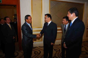 柬埔寨国家防治艾滋病机构主席访问云南