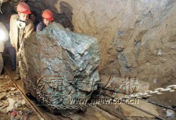 河南新密发现重达4吨玉王 专家称其为无价之宝