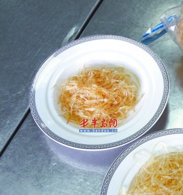 厨师曝一盅假鱼翅成本低于5元 多用化工胶合成