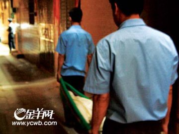 7岁女童深夜惨死小巷 疑被歹徒活活掐死