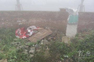 贵州5名闷死男童事发 垃圾箱曝光