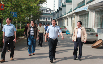 市政府副市长胡万进在南部新城医疗中心、科举博物馆调研