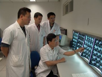 “冰冻骨盆”治疗专家万远廉获第四届首都健康卫士称号